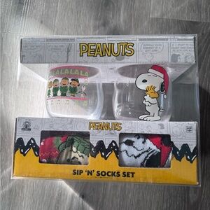 Peanuts Holiday Glass and Socks Set